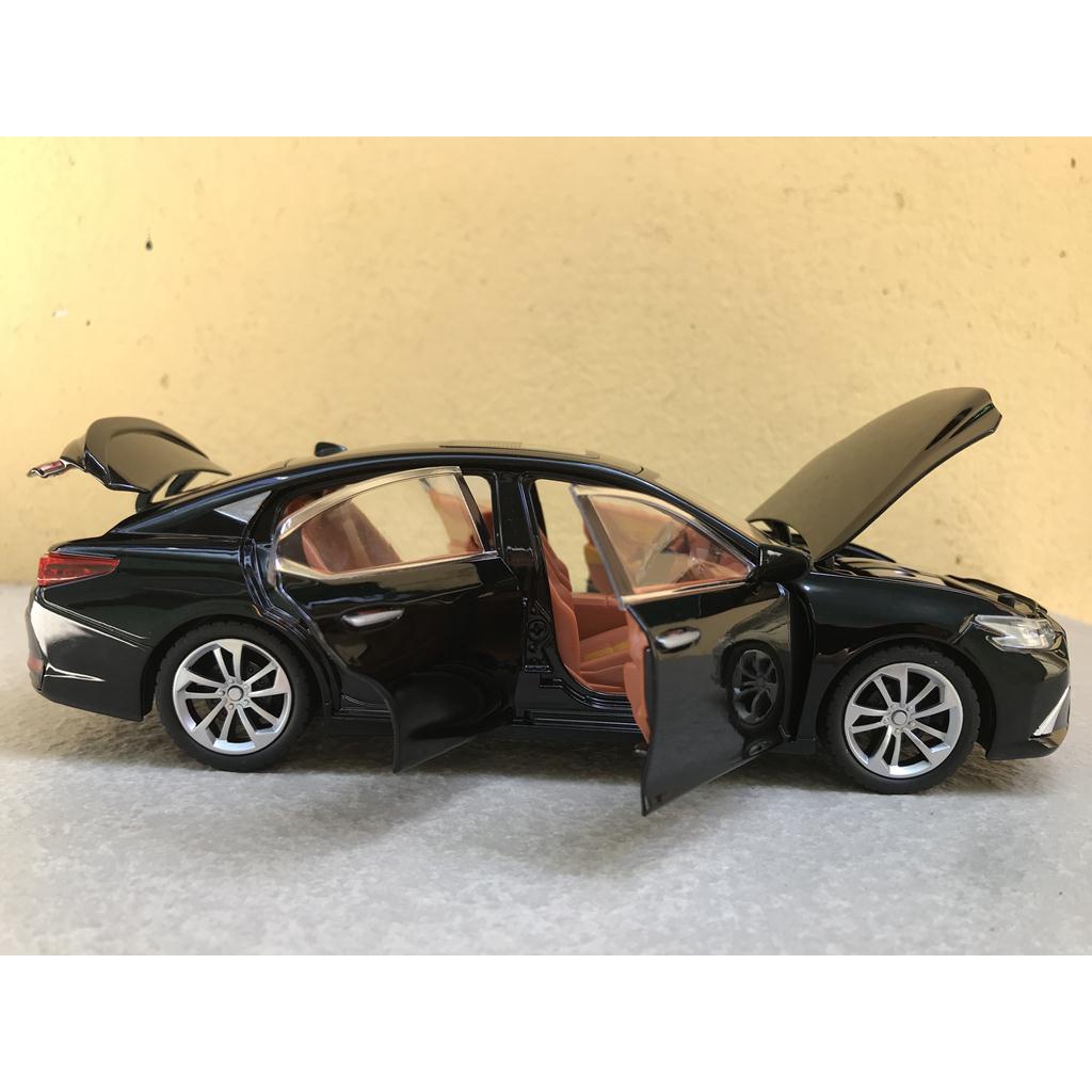 Mô hình xe ô tô LEXUS ES300 2022 1:24