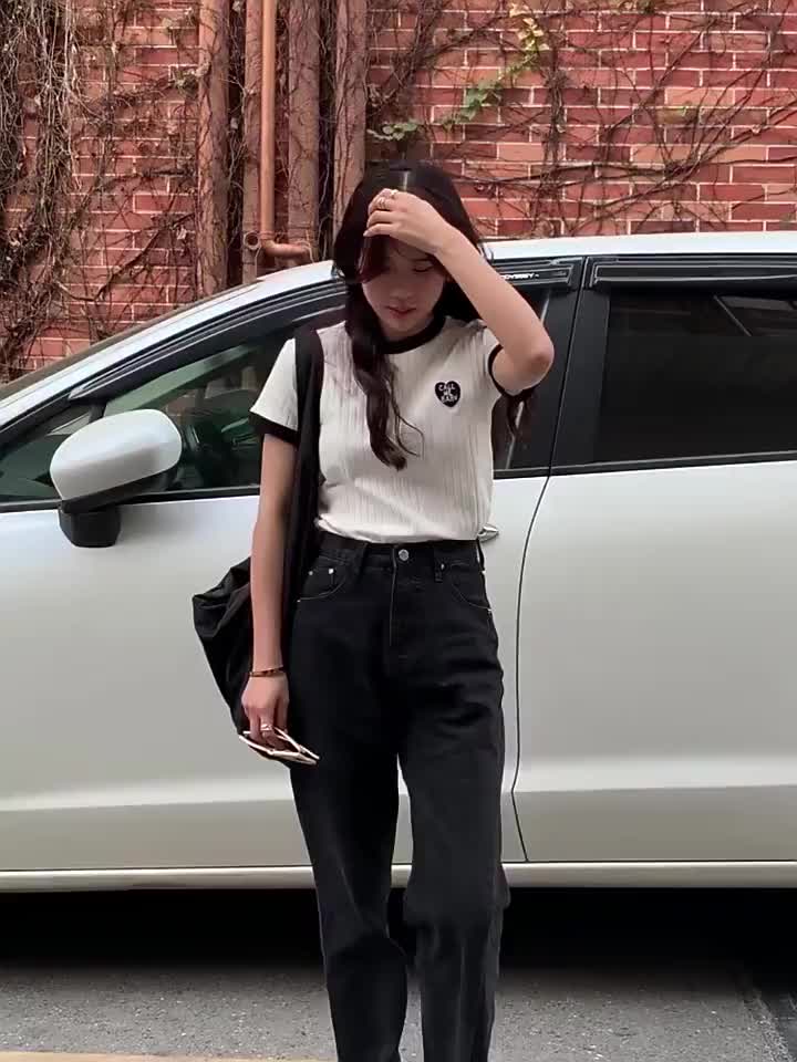 Áo Thun Dệt Kim Tay Ngắn Thêu Họa Tiết Màu Sắc Tương Phản Trẻ Trung Quyến Rũ | BigBuy360 - bigbuy360.vn