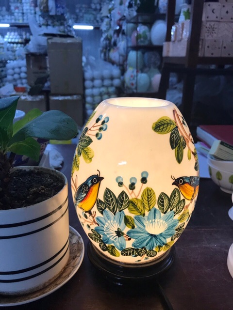 Đèn xông tinh dầu cao 21cm Bát Tràng