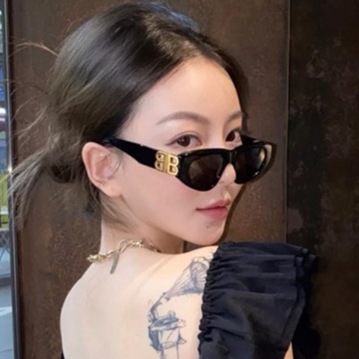 Kính mát gọng vuông thời trang cho nữ