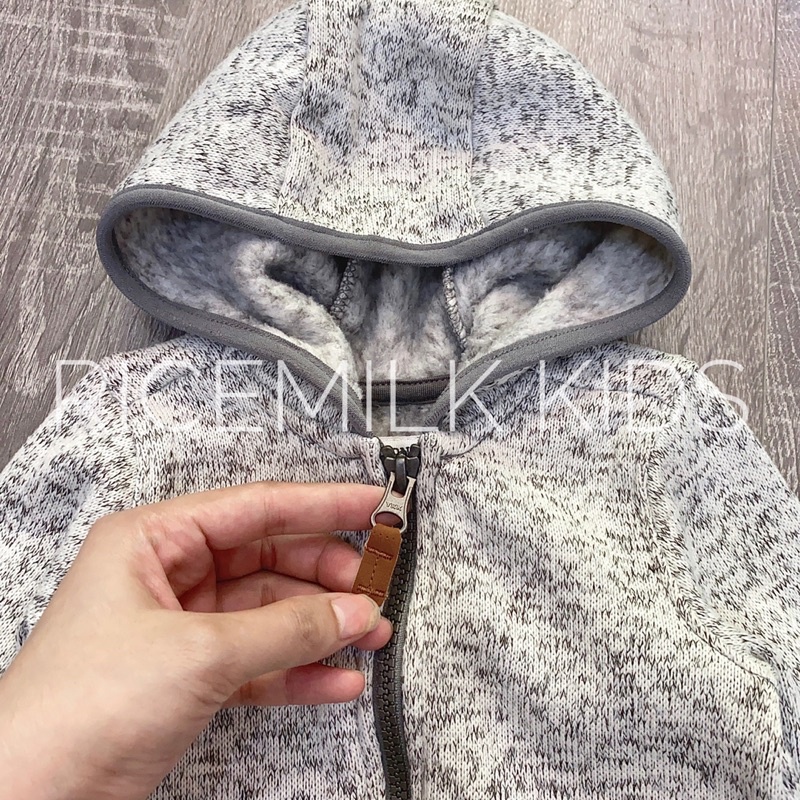 Áo khoác len có mũ carter xuất dư xin