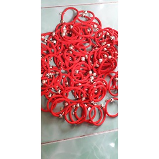 Buộc tóc kiêm vòng tay dây đỏ