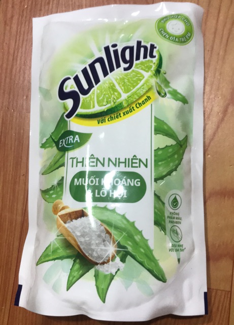 TÚI NƯỚC RỬA CHÉN BÁT SUNLIGHT 550g THIÊN NHIÊN MUỐI KHOÁNG phù hợp cho chén đĩa trẻ em