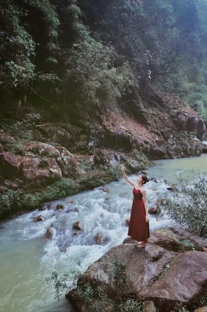 Váy 2 dây xoè dáng dài hở lưng | BigBuy360 - bigbuy360.vn