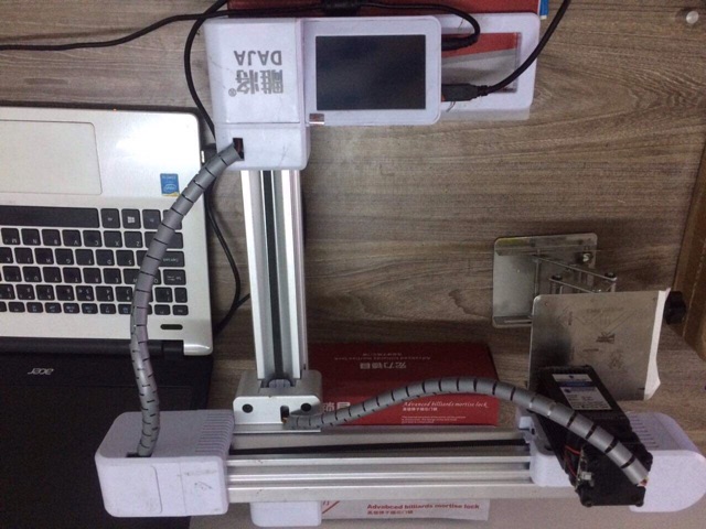 Máy khắc laser