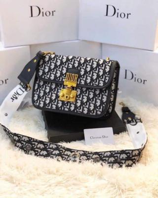 Túi xách DIOR ( đen , đỏ )