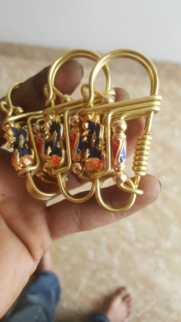 Móc khóa tỳ hưu phong thủy làm từ đồng thau bên đẹp..