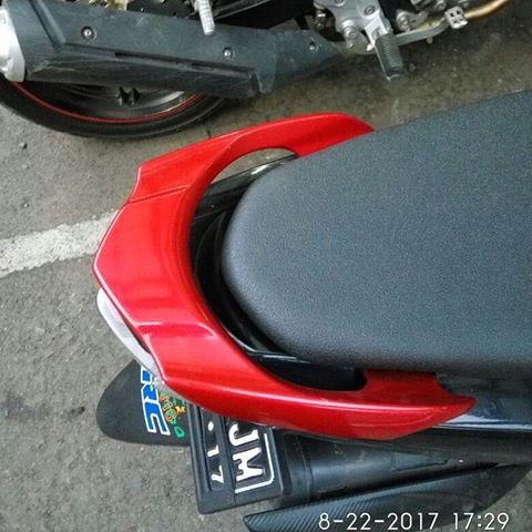 Chai sơn Samurai màu đỏ S140 dạng bình xịt dành cho xe máy
