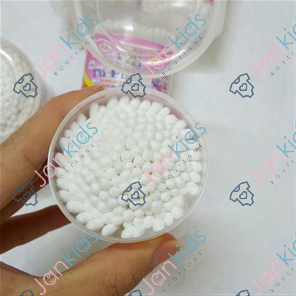 Tăm bông ngoáy tai cho bé