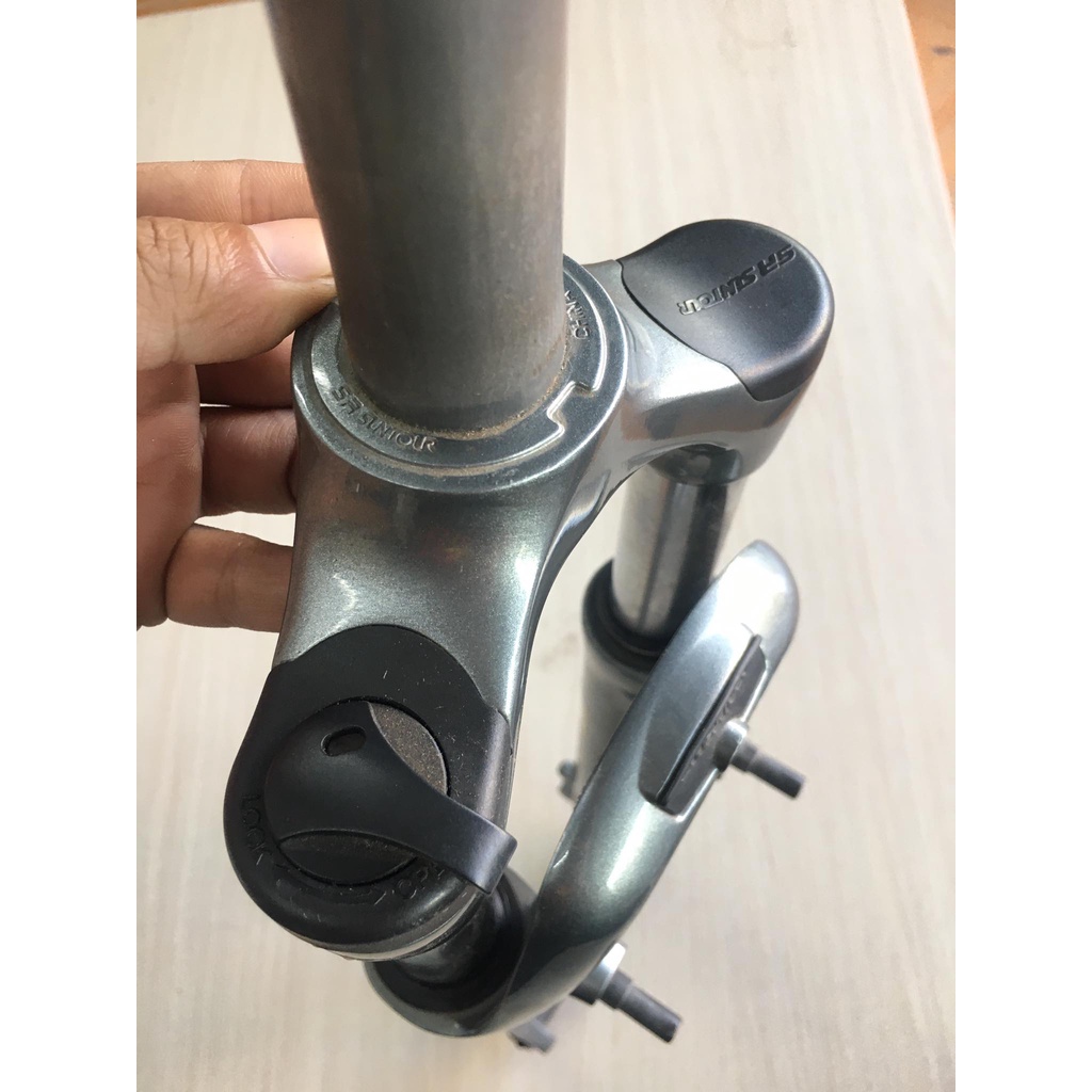 Thụt giảm xóc / càng giảm xóc GIANT ROAM Suntour 700C XE ĐẠP Tuaring