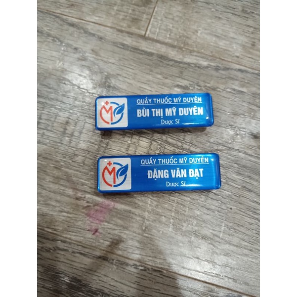 Thẻ tên nhà thuốc, quầy thuốc cho dược sĩ - dùng ghim cài