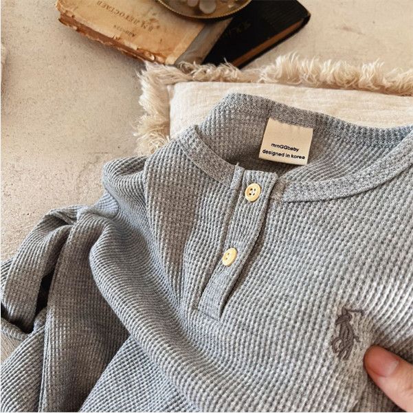 Áo Thun sweater Cổ Tròn Tay Dài Thêu Hình Bánh Waffle Dễ Thương Cho Bé