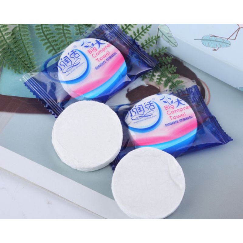 1 CÁI KHĂN MẶT NÉN DU LỊCH BỊCH MÀU XANH KT 30*60CM