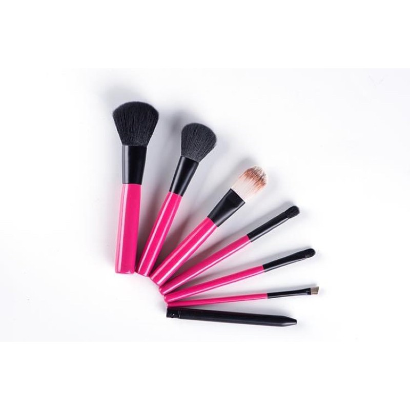 Bộ cọ trang điểm 3CE -thoả thích đam mê sáng tạo makeup