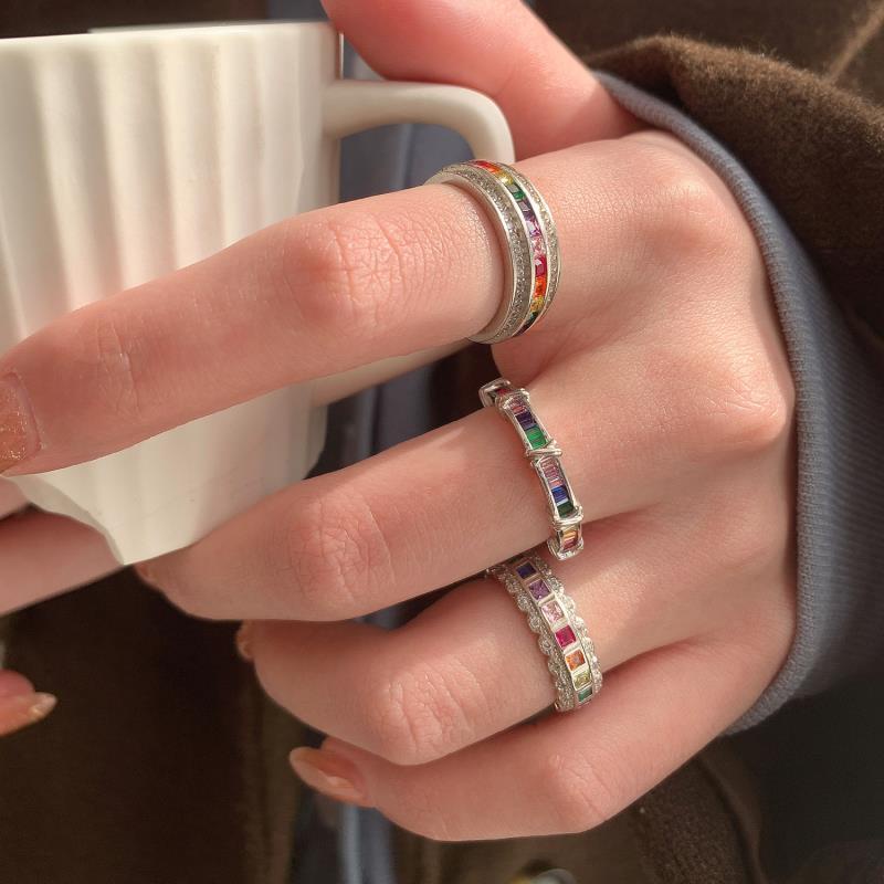 Nhẫn Đính Đá Zircon Màu Cầu Vồng Sang Trọng Thời Trang Cao Cấp Cho Nữ