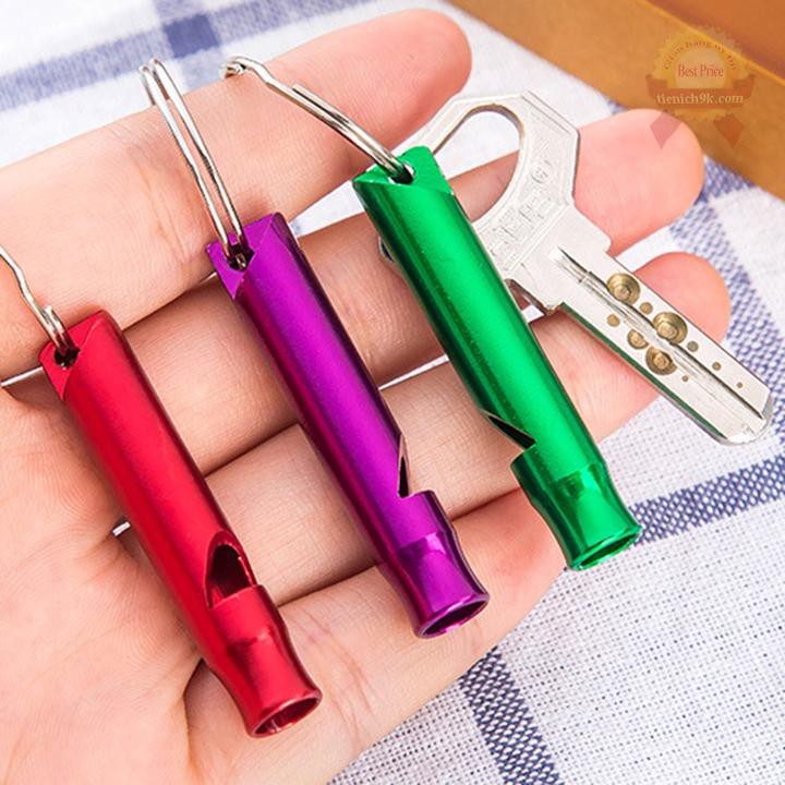 Móc khóa còi thổi lạ mắt