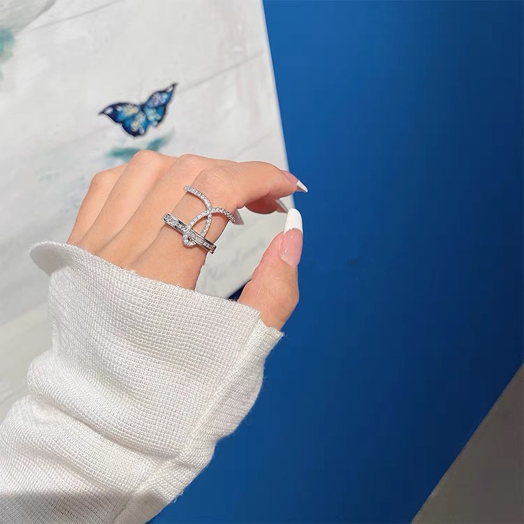 Nhẫn Etrendy hở hai lớp đính đá zircon hình học sang trọng có thể điều chỉnh cho nữ thiết kế bề mặt rỗng