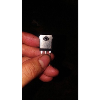 Sò âm thanh Transistor D718 hoặc B688 cũ tháo máy.