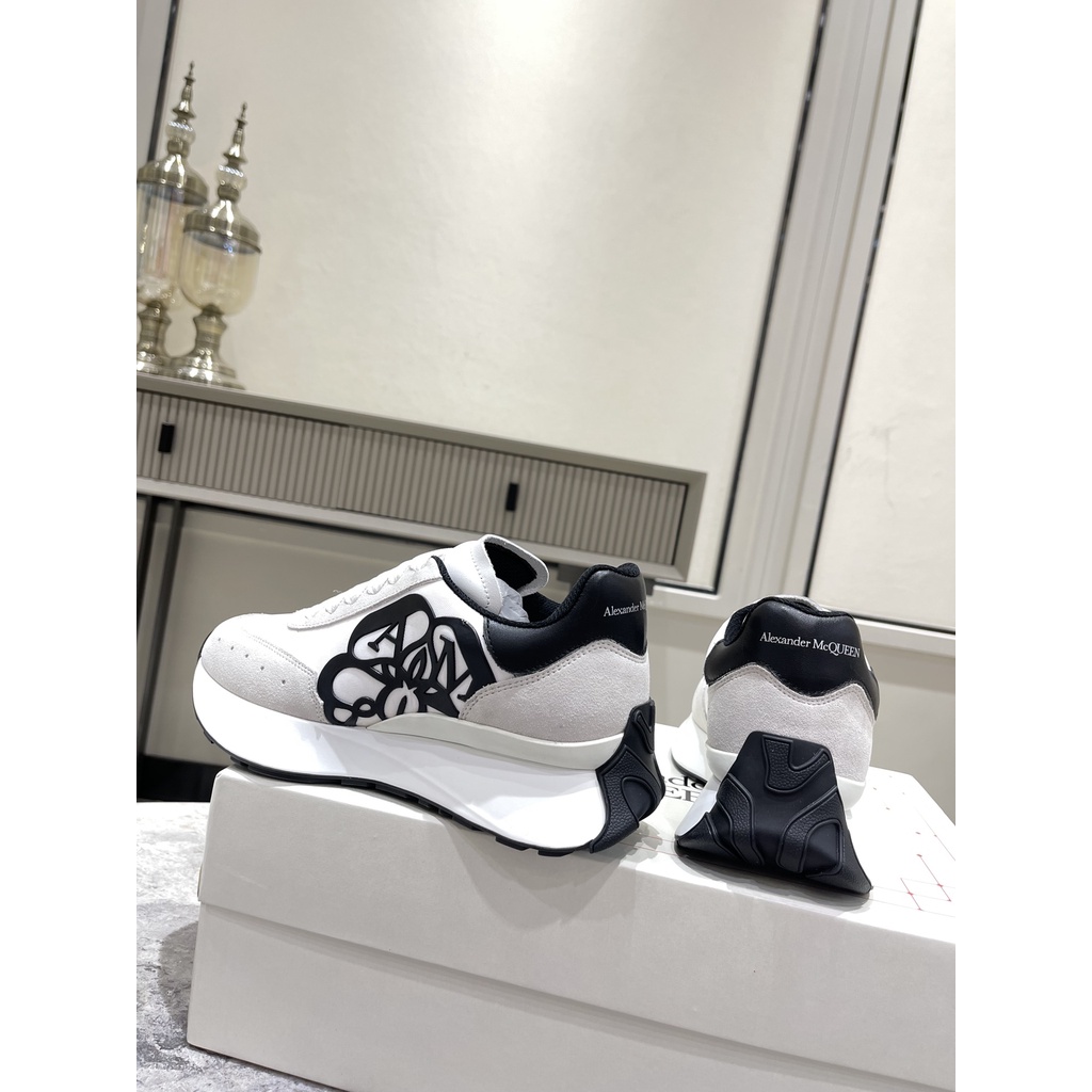 Giày thể thao thời trang nữ cao cấp 𝗔𝗹𝗲𝘅𝗮𝗻𝗱𝗲𝗿 𝗠𝗖𝗾𝘂𝗲𝗲𝗻 sành điệu, năng động