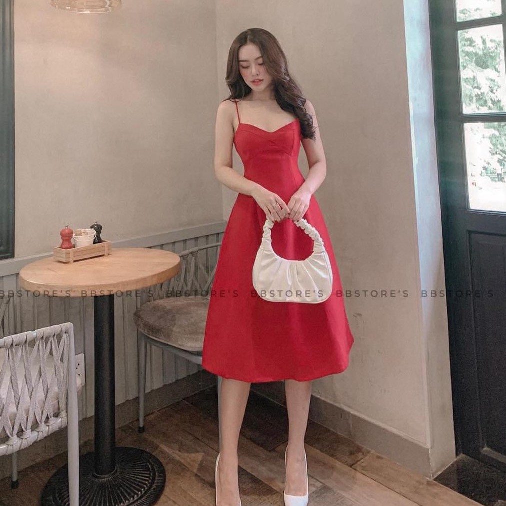 Đầm tiệc hai dây dáng xòe xinh xắn - Hai màu đỏ và đen cho nàng lựa chọn - Váy có sẵn đệm ngực