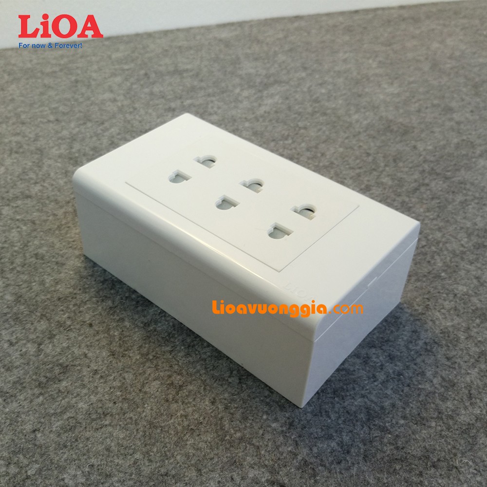 Combo ổ cắm điện ba 2 chấu LiOA 16A 3520W - Lắp nổi