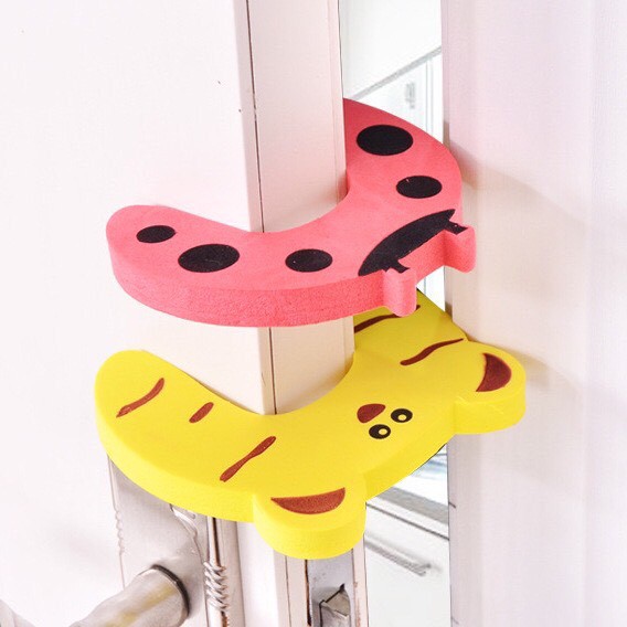 Combo set 5 miếng xốp chặn cửa, miếng chặn cửa, chống sập cửa, chống kẹp tay trẻ em hình con thú xinh xắn.