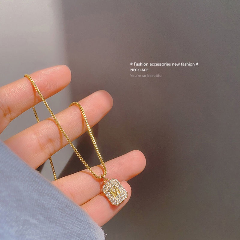 Vòng cổ Đeo Cổ Có Mặt Chữ Phong Cách Tinh Tế Sang Trọng