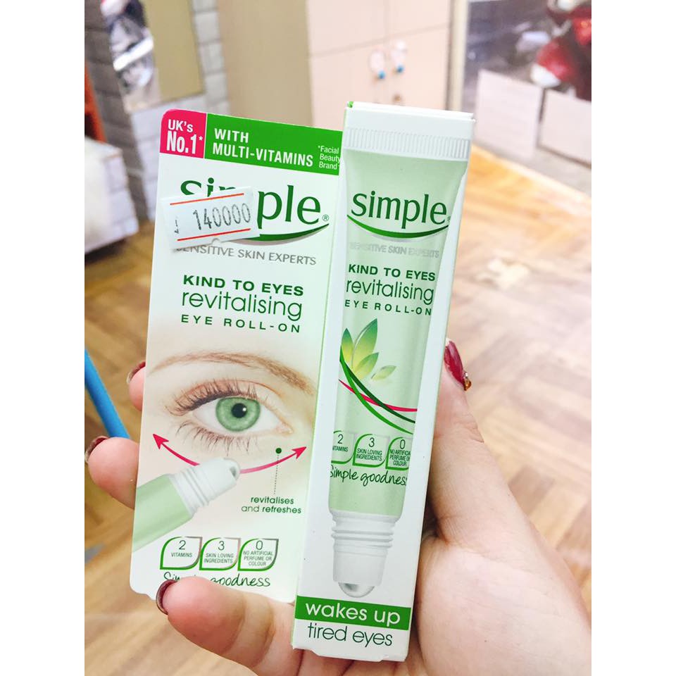 LĂN MẮT SIMPLE KIND TO EYES REVITALISING EYE ROLL ON MẪU MỚI | BigBuy360 - bigbuy360.vn