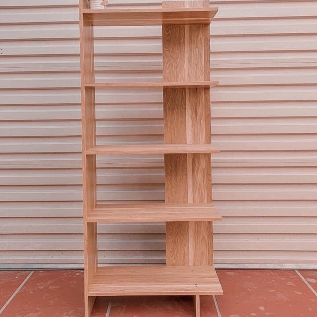 Kệ góc tường bằng gỗ