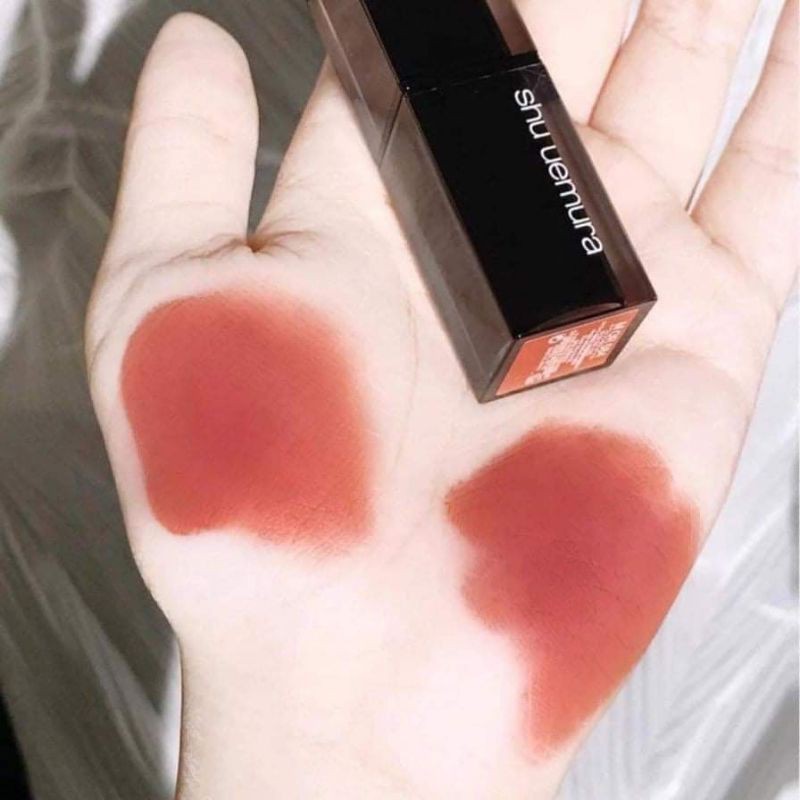 Son Shu Uemura màu 584 vỏ đen tone cam hồng đất nịnh da, tự nhiên và trendy