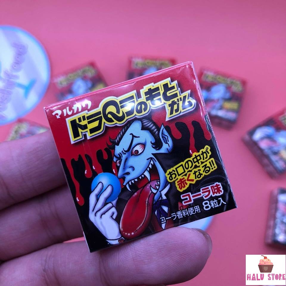 Kẹo singum nhuộm lưỡi Marukawa Dracula đỏ Nhật Bản (hộp 8 viên)