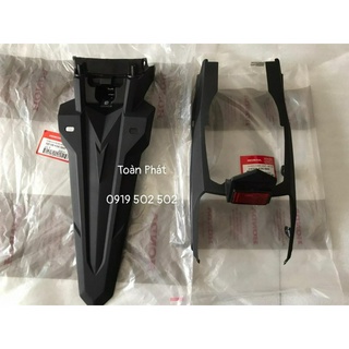 Dè biển số sonic - nhựa nhám dưới đèn hậu sonic - sonic 150r chính hãng honda indonesia