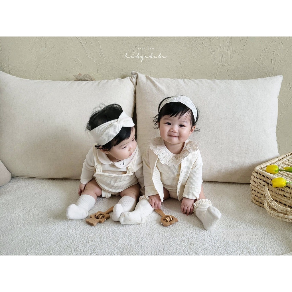Bộ đồ trẻ em màu trắng chụp ảnh phong cách Hàn quốc