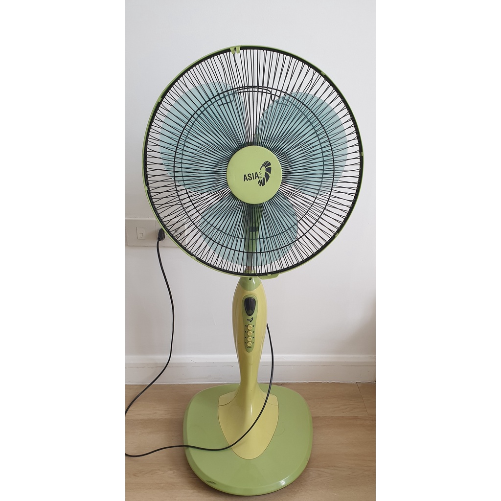 Quạt đứng Asia còn mới, đẹp, xài tốt (chỉ giao trong TP HCM, inbox shop để sắp xếp vận chuyển)