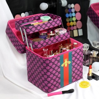 Cốp đựng đồ mỹ phẩm chuyên dụng kiểu dáng đẹp , nền chắc chắn , có 2 tầng , nhận sỉ trên toàn quốc ..liên hệ vồn shop !