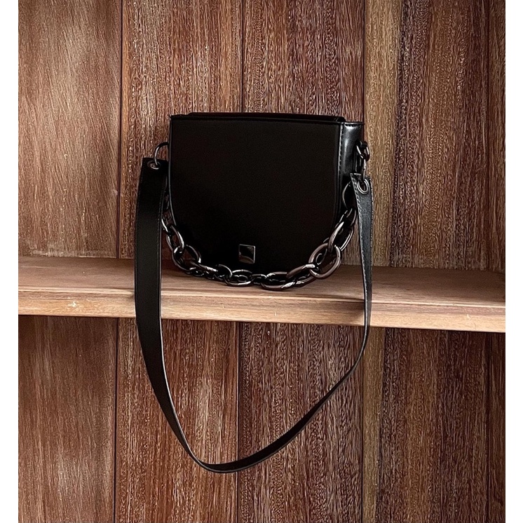 Túi da mini đeo vai kèm chain