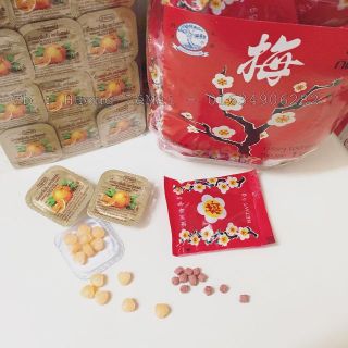 50 gói ô mai hoa đào