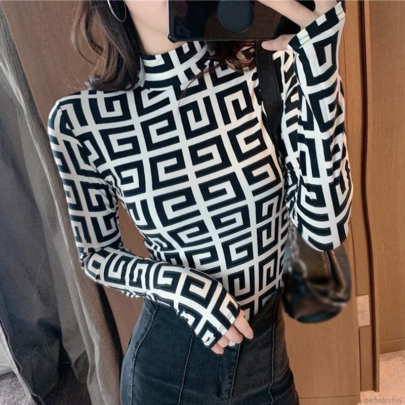 Áo thun nữ dài tay cổ cao họa tiết cá tính