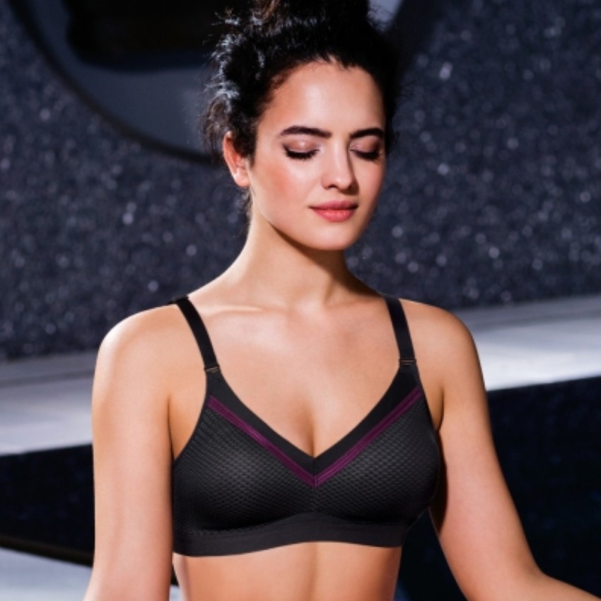 Áo ngực Thể thao nữ Triumph Triaction Free Motion 1484 không gọng, mút mỏng nhiều màu