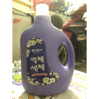 Combo 2 chai nước giặt blue hàn quốc