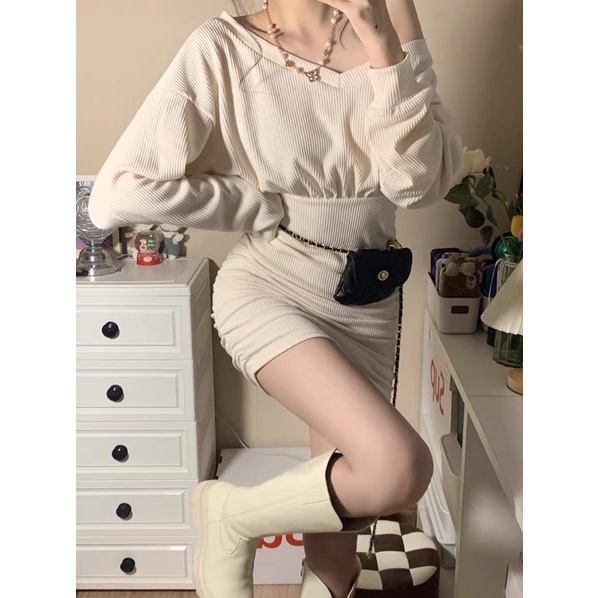 Đầm Ngắn Tay Dài Ôm Body Trễ Vai