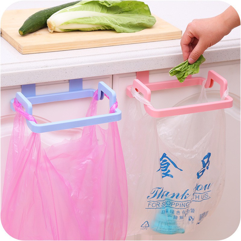 Dụng cụ móc treo bao nilon hoặc khăn tiện lợi trong nhà bếp