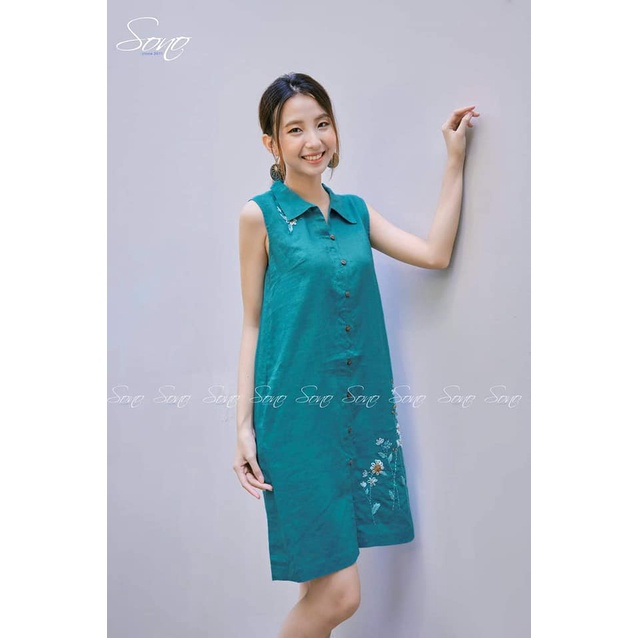 Sono - Đầm linen cổ sơ mi họa tiết thêu sát nách