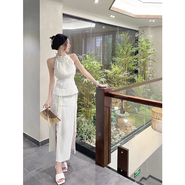 Set Áo Yếm Hở Lưng Đan Dây & Chân Váy Dài Xẻ Đùi Xếp Li