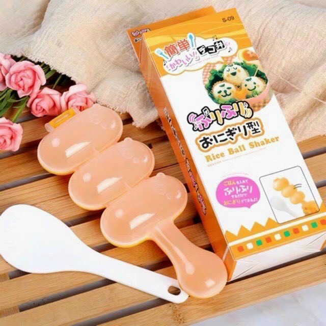 Lắc cơm cho bé ăn dặm,khuôn tạo hình cơm nắm tròn cho bé ăn dặm