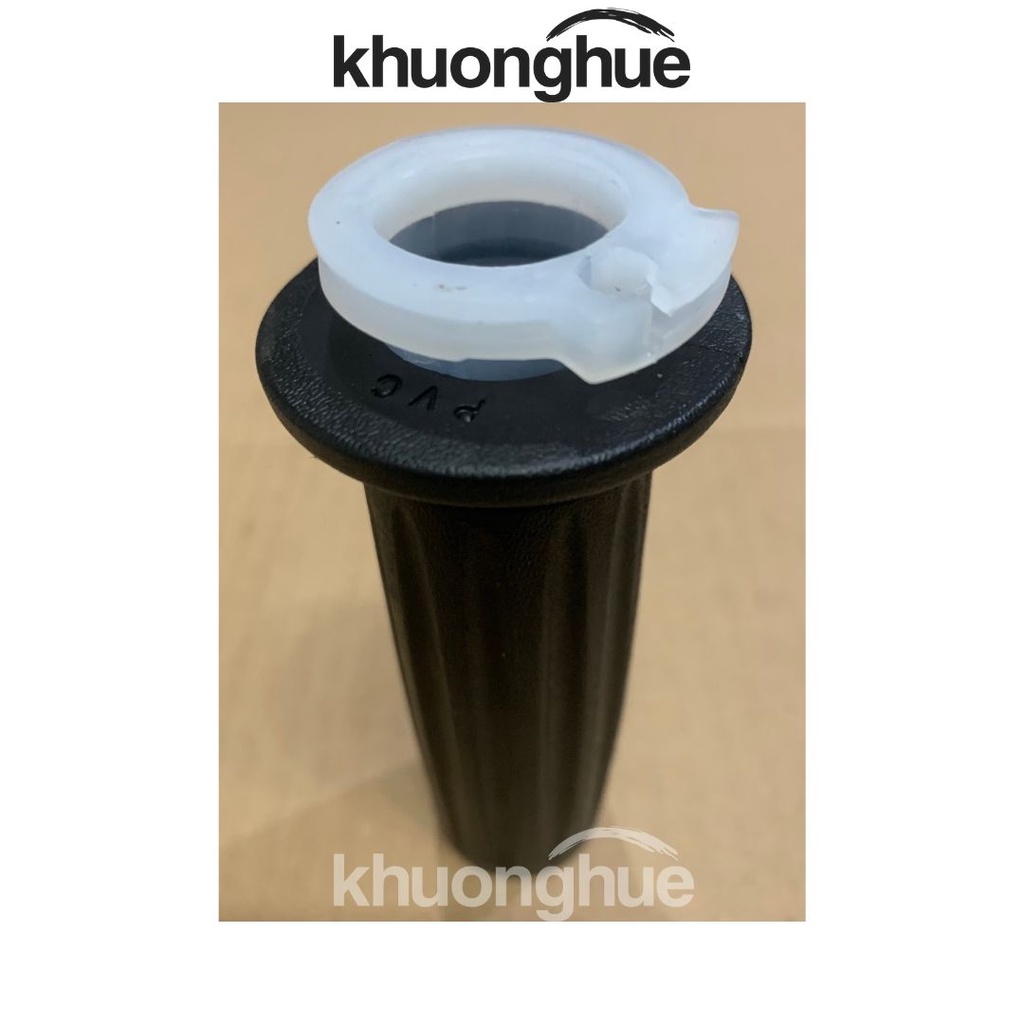 Bao tay phải Atila Elizebeth