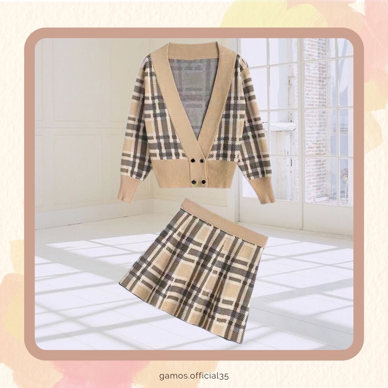 Set Len Dệt Kim Kẻ Nâu Áo Cardigan và Chân Váy Xoè Gamos