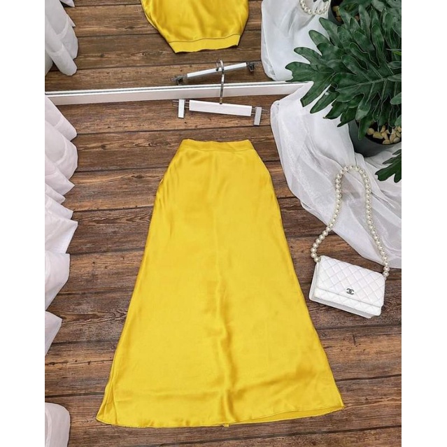 Chân váy midi đủ màu ống loe