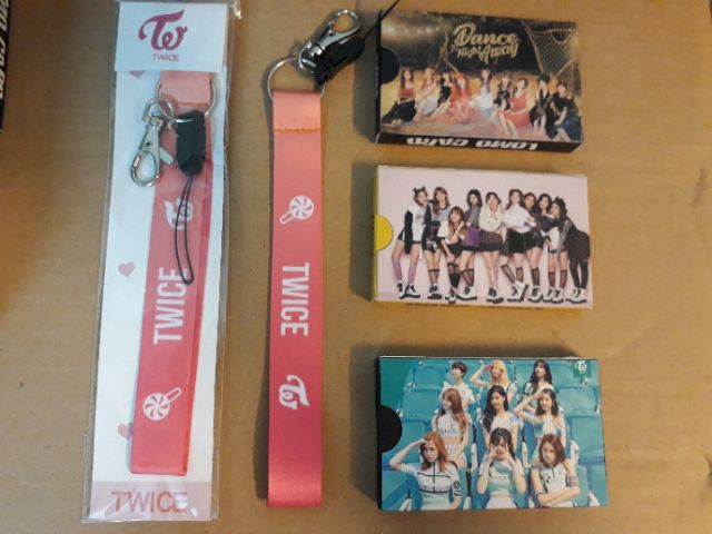 Nametag TWICE và các thành viên