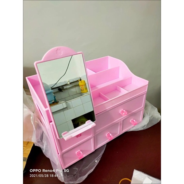 Hộp đựng mĩ phẩm có gương tiện dụng